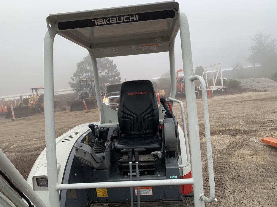 2022 TAKEUCHI TB235-2R