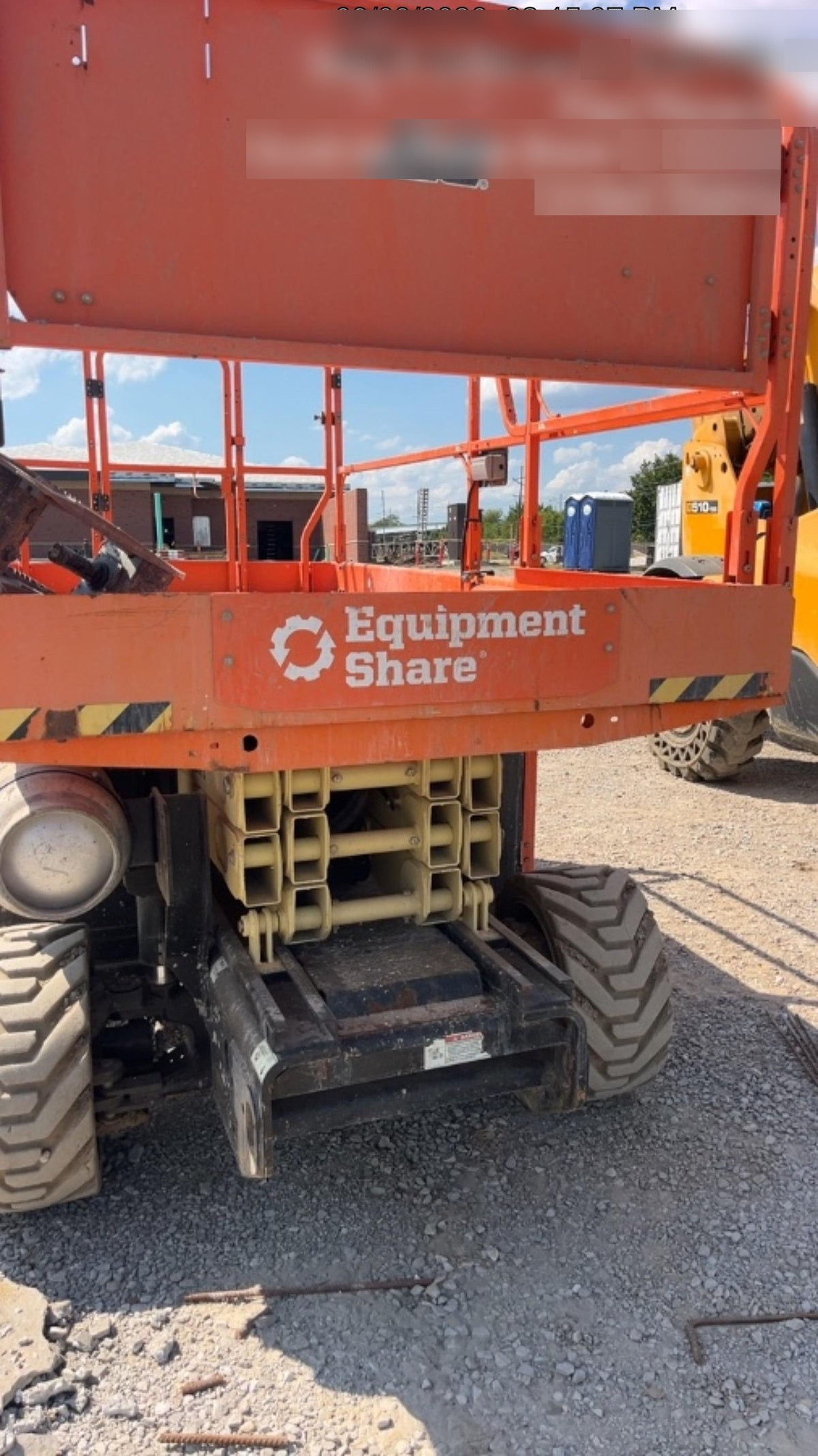 2022 JLG RT2669
