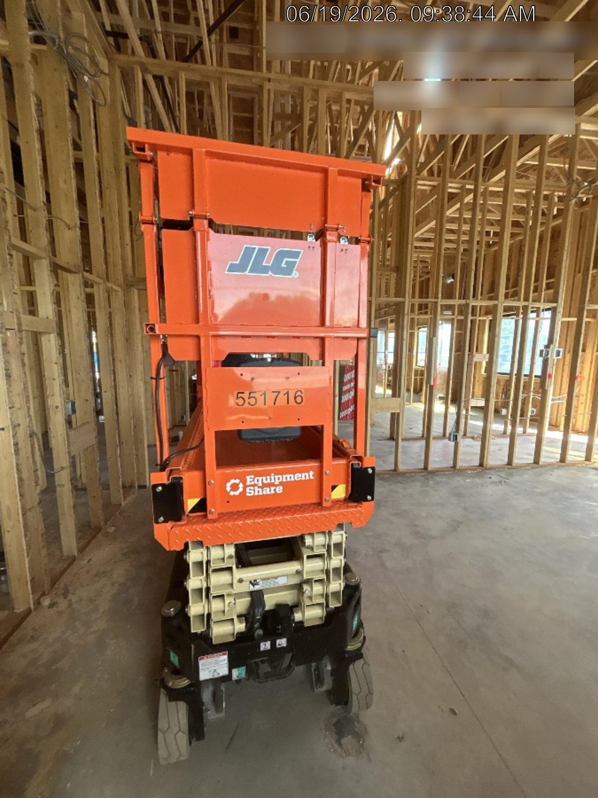 2025 JLG ES1932