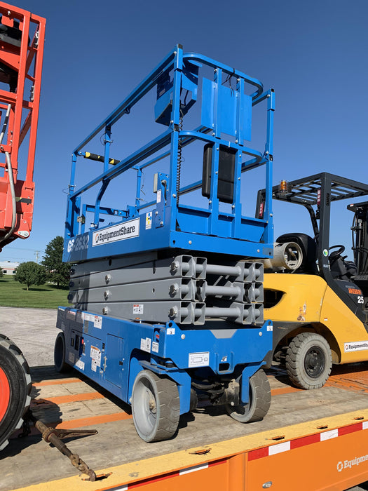 2019 Genie GS-2632 Folding rails with half height swing gate