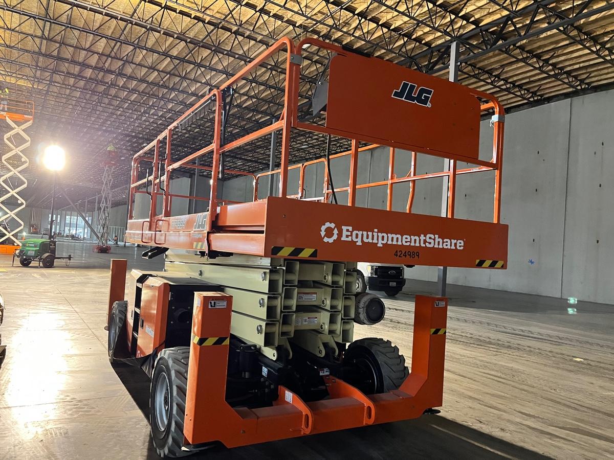 2024 JLG RT4394