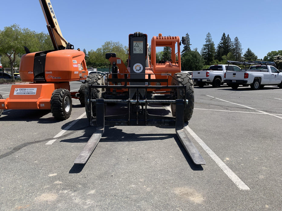 2020 Skytrak 8042 74 Hp, FF Tires, Work Lights, Beacon, Aux Hydraulics, Back up Alarm, Lifting Eye, ES Decals