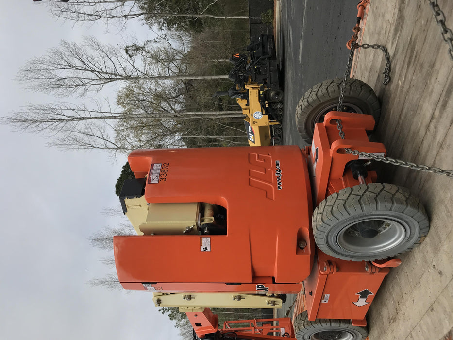 2019 JLG E300AJP
