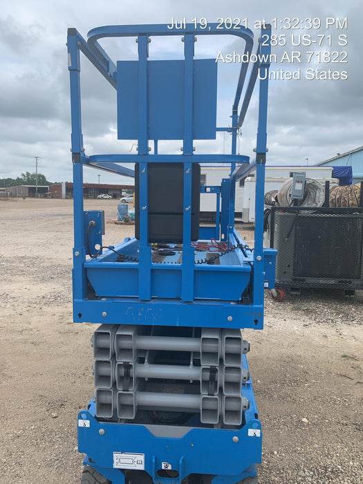 2019 Genie GS-2632 Folding rails with half height swing gate