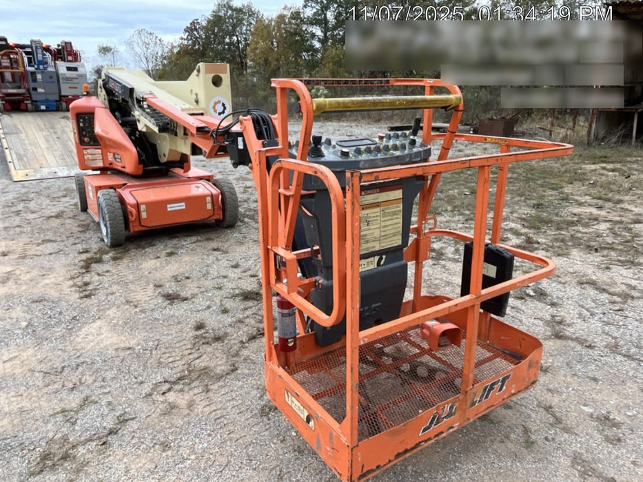 2019 JLG E400AJPN