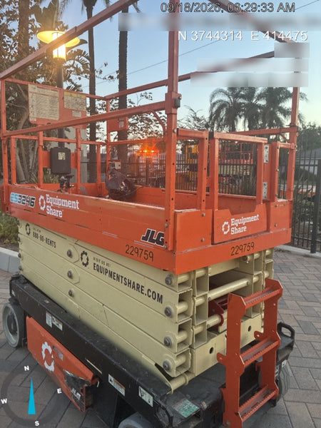 2022 JLG ES3246