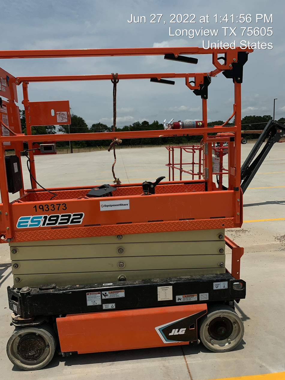 2021 JLG ES1932