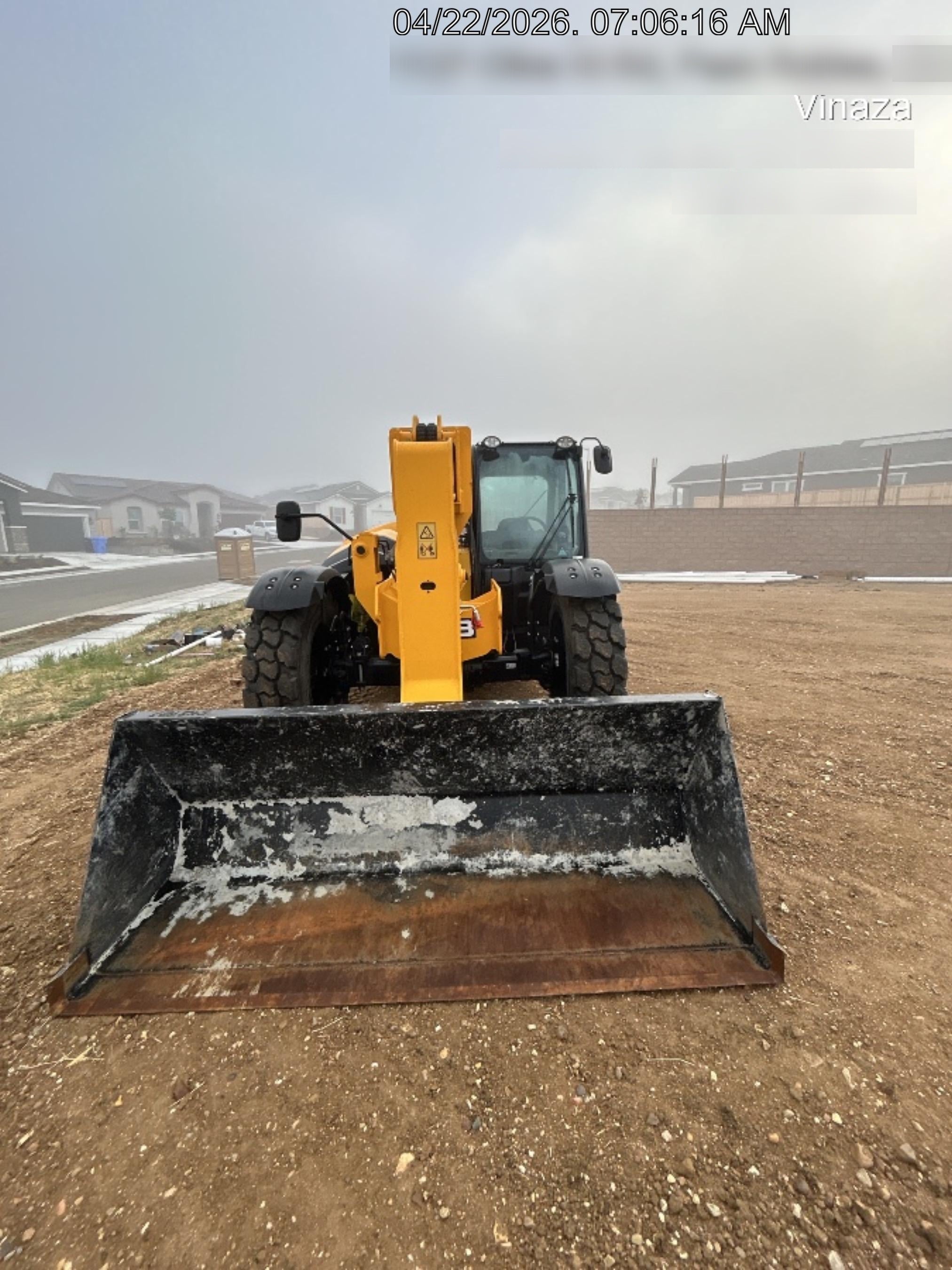 2025 JLG 1001100823