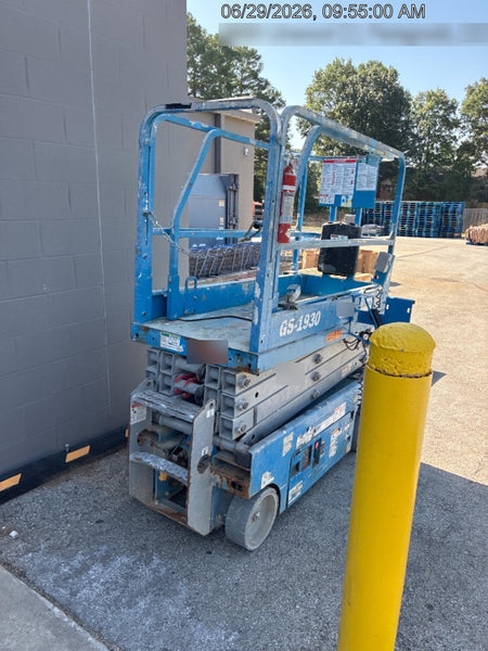 2019 Genie GS-1930 Fixed rails with chain Entry