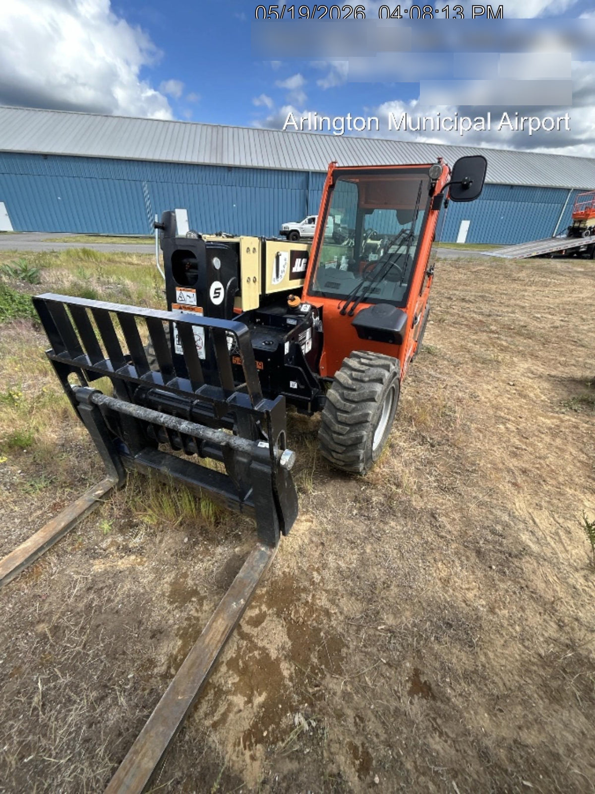 2025 JLG 519