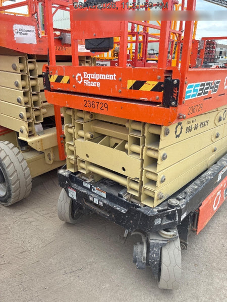 2022 JLG ES3246