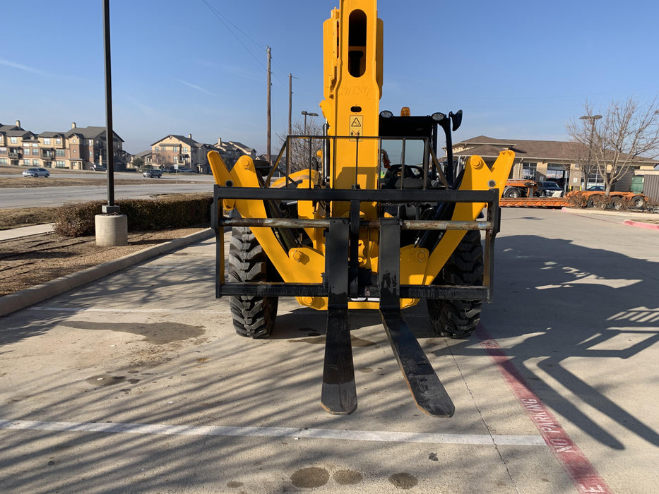 2019 JCB 510-56 Canopy, 74 HP, Solid Tires, STD Worklight, Beacon, Aux Hydraulics, Lifting Eye, Back up Alarm w/66" Carriage/60" Forks