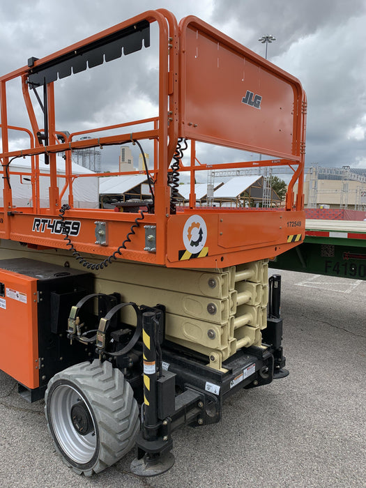 2021 JLG RT4069