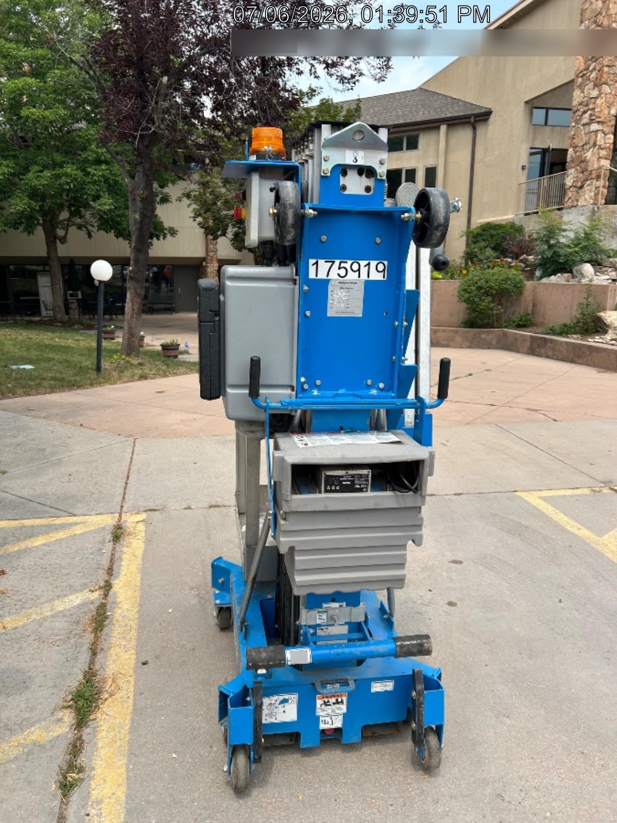 2021 GENIE AWP-30S DC