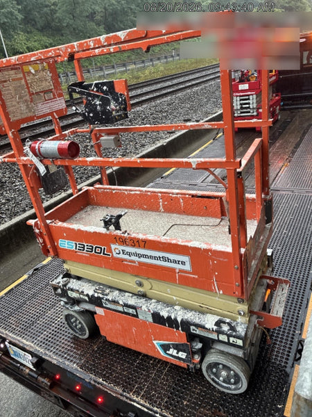 2021 JLG ES1330L