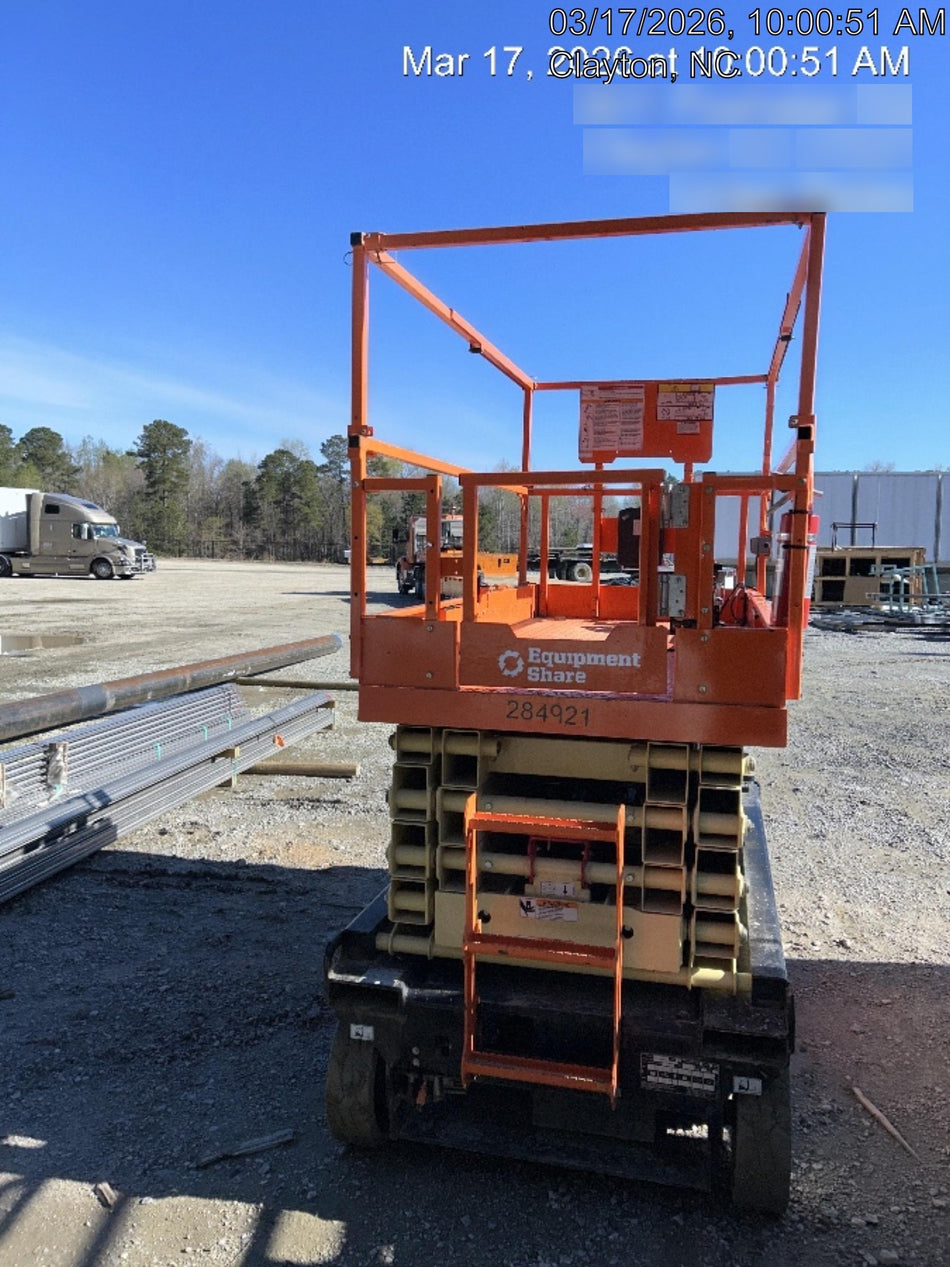 2022 JLG ES3246