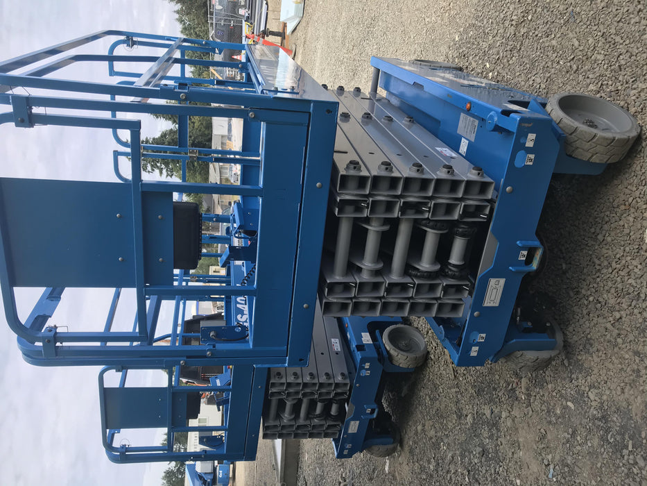 2019 Genie GS-4047 Folding rails with half height swing gate, 800W Inverter