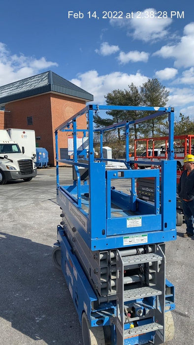 2020 Genie GS-2632 Solid NM Tires, Folding Rails with Half-Height Swing Gate, Beacon