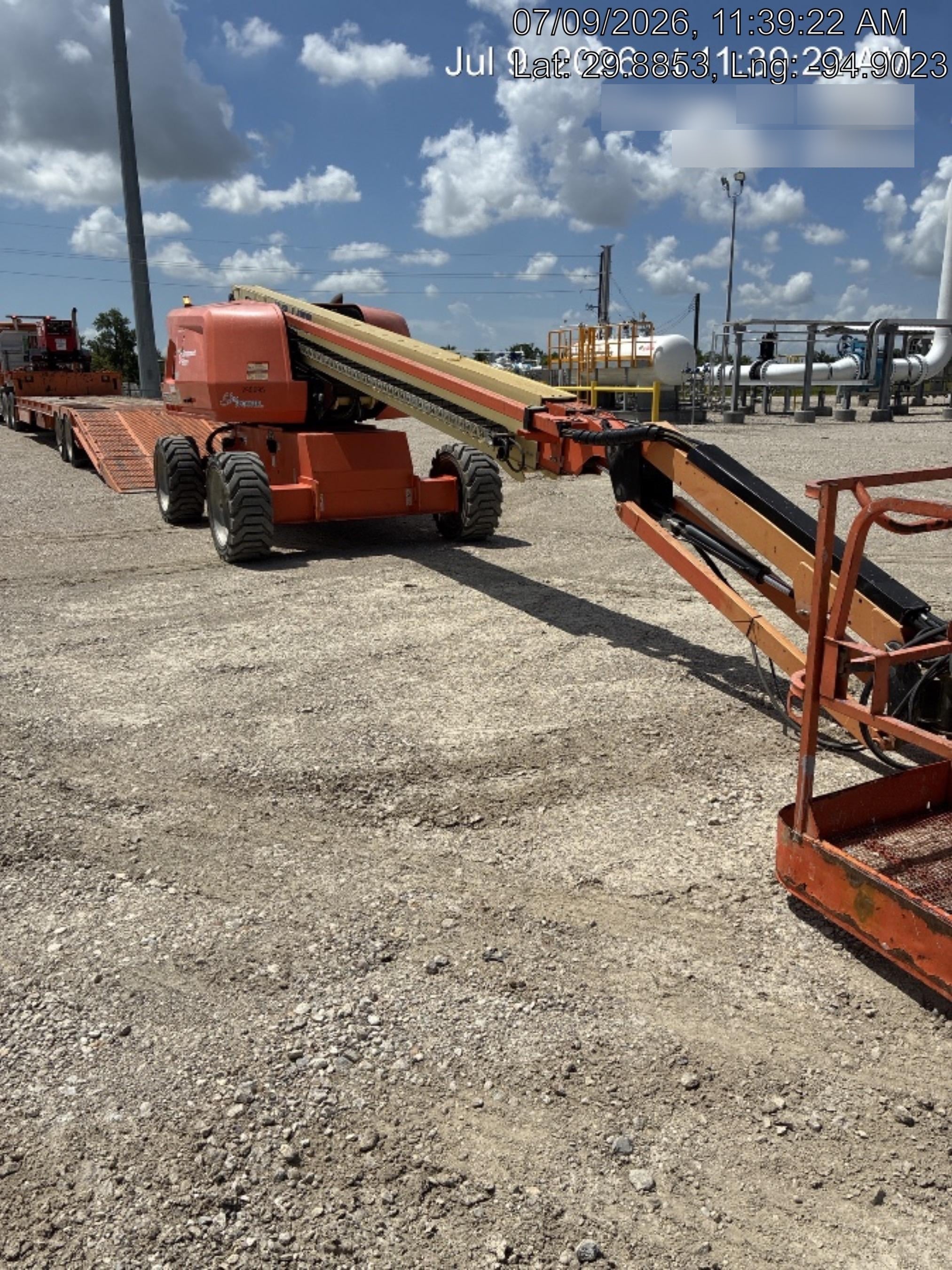 2023 JLG 660SJ