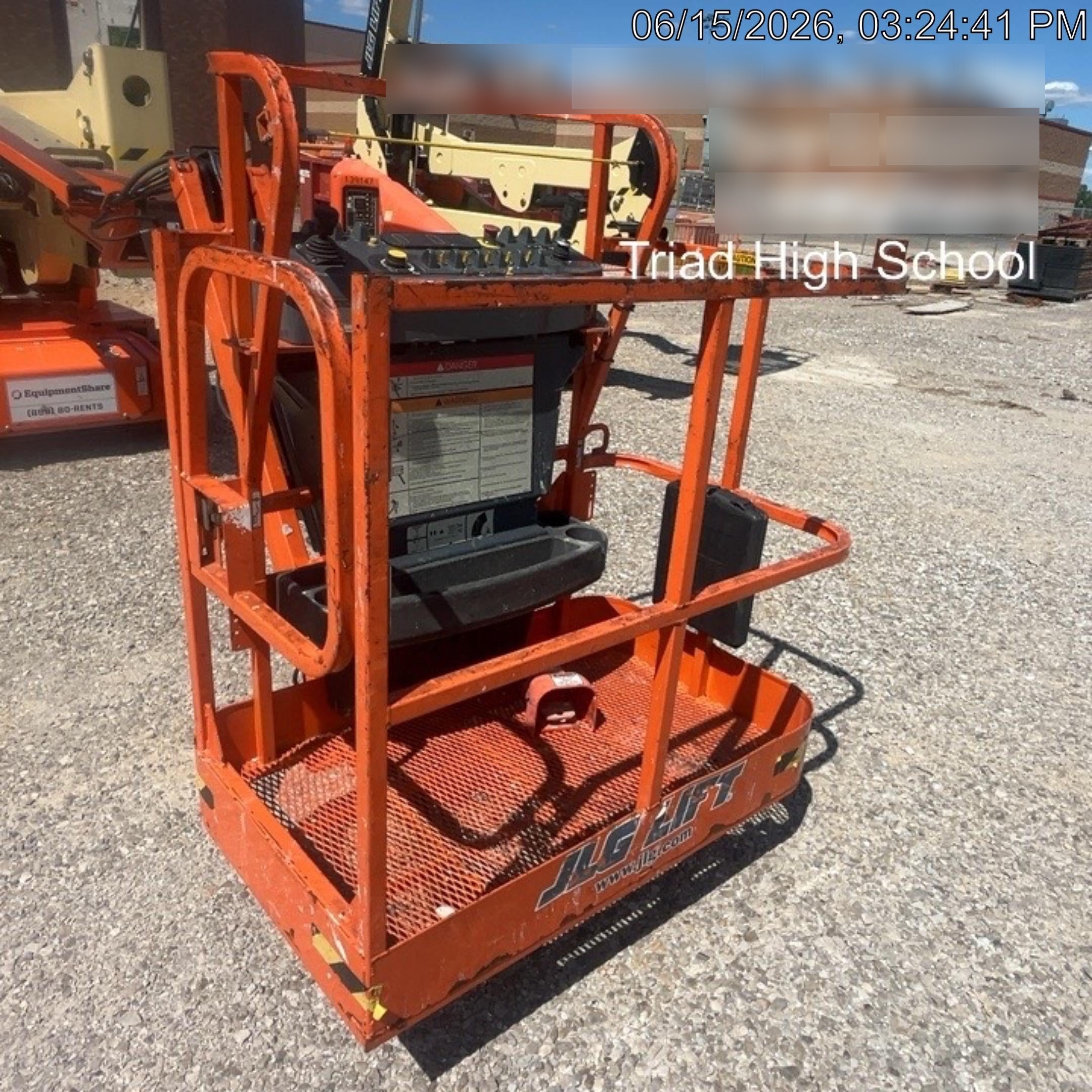 2022 JLG E400AJP Narrow
