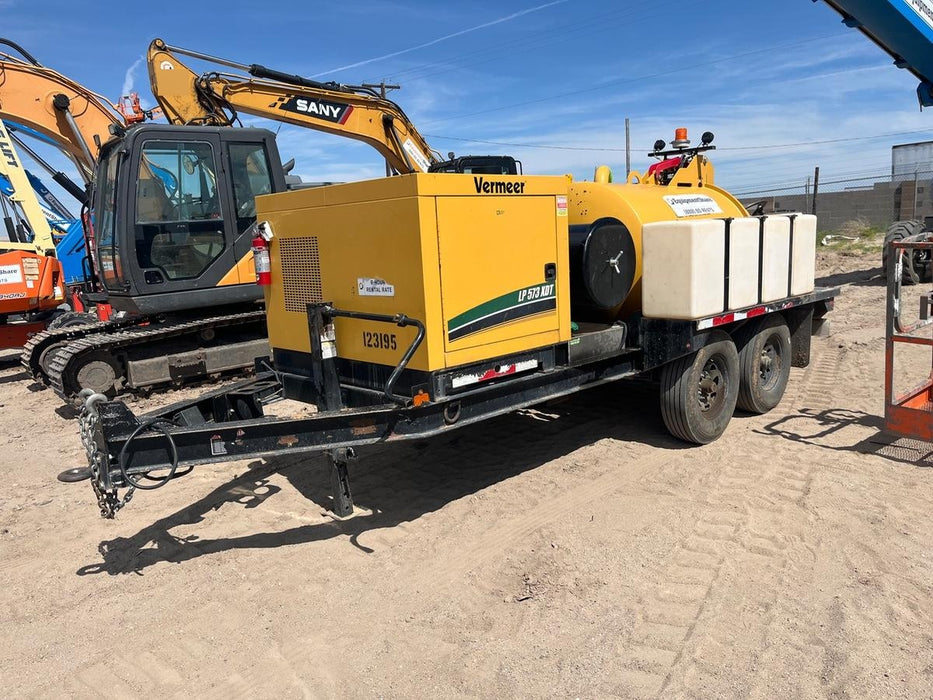 2021 Vac-Tron LP573XDT 500 Gallon Debris Tank w/ Hydraulic Tilt, two (2) 100 Gallon Water Tanks, Low Profile Torsion Axles (12,000 GVWR)