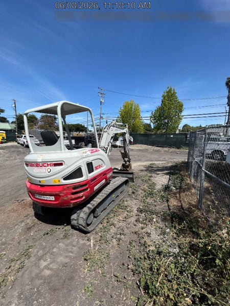 2022 TAKEUCHI TB235-2R