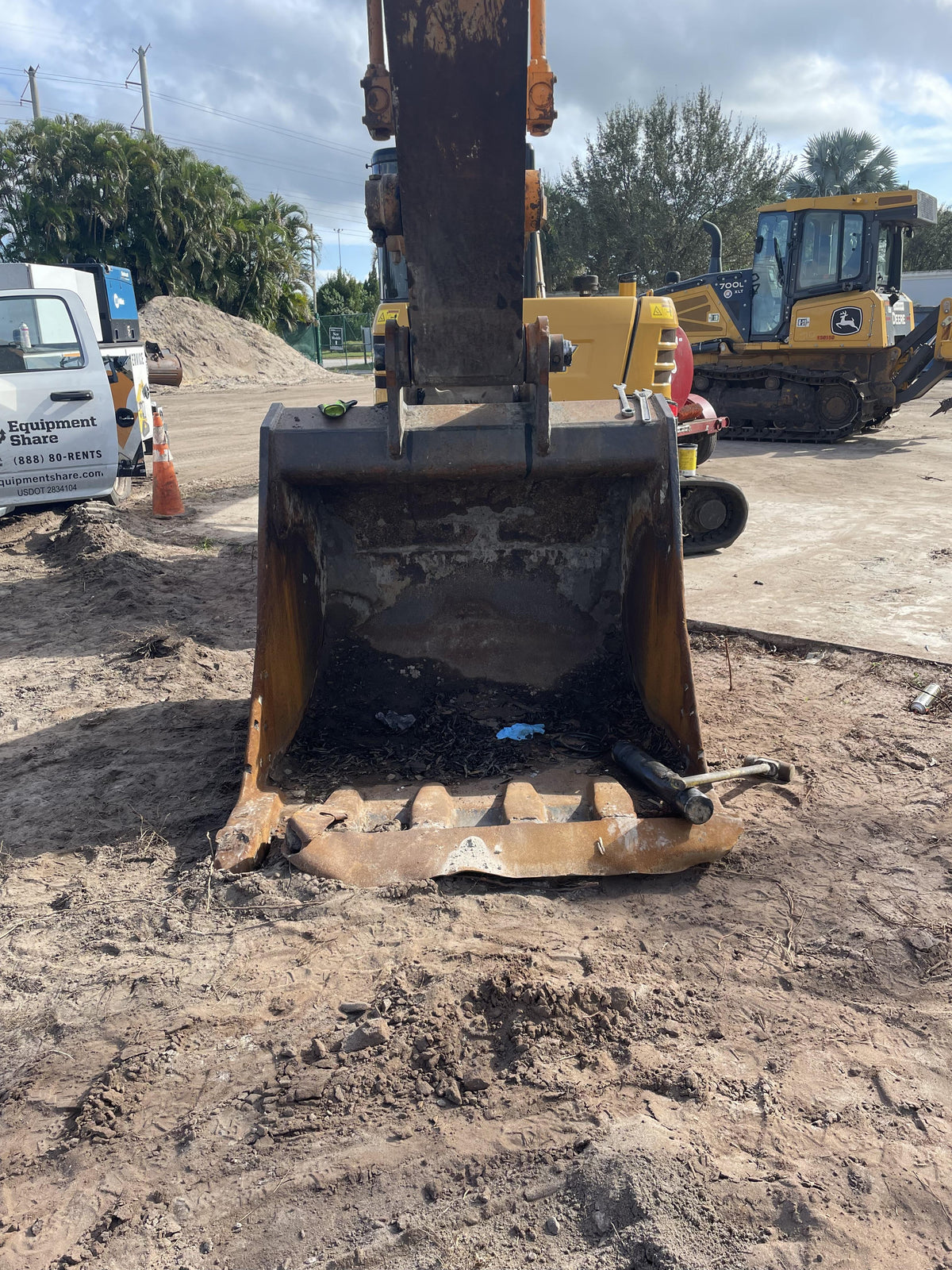 2016 CASE 60" Tooth Bucket - Case