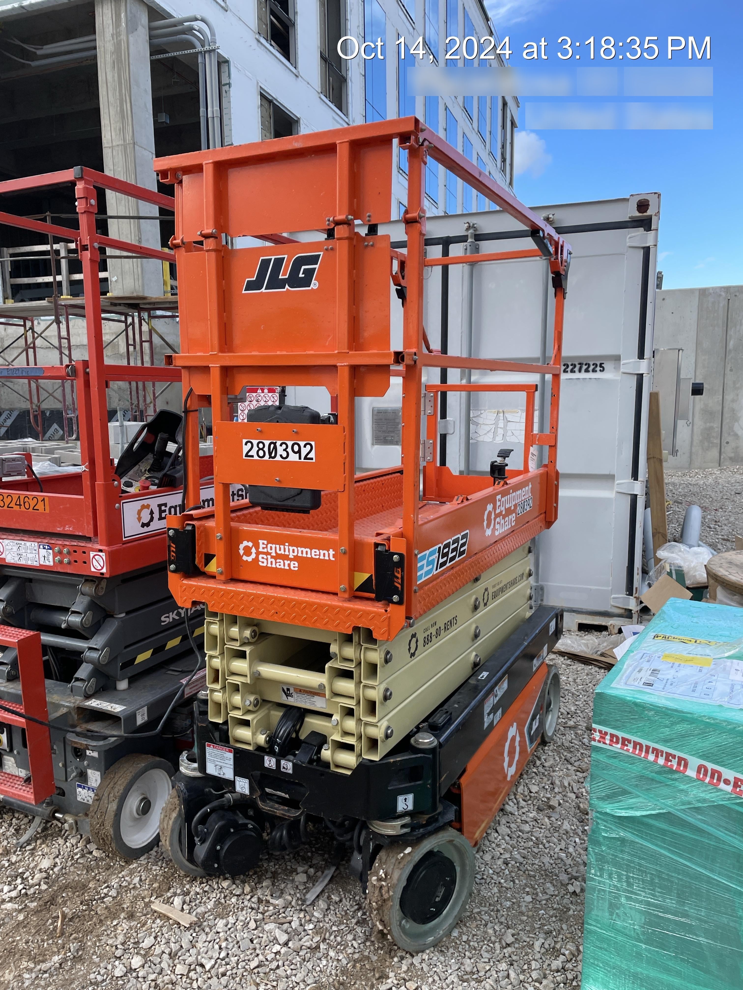2022 JLG ES1932