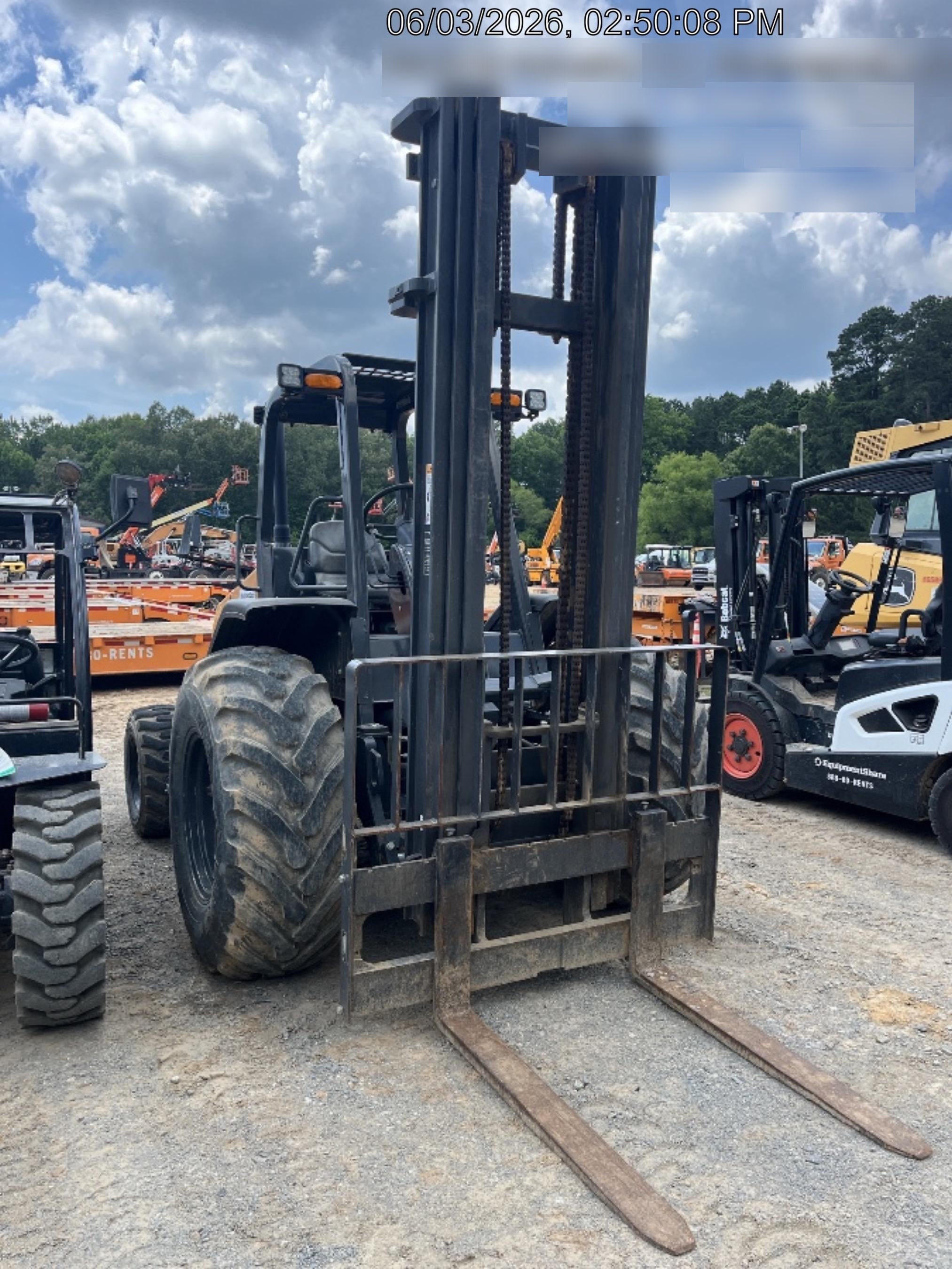 2023 CASE 588H