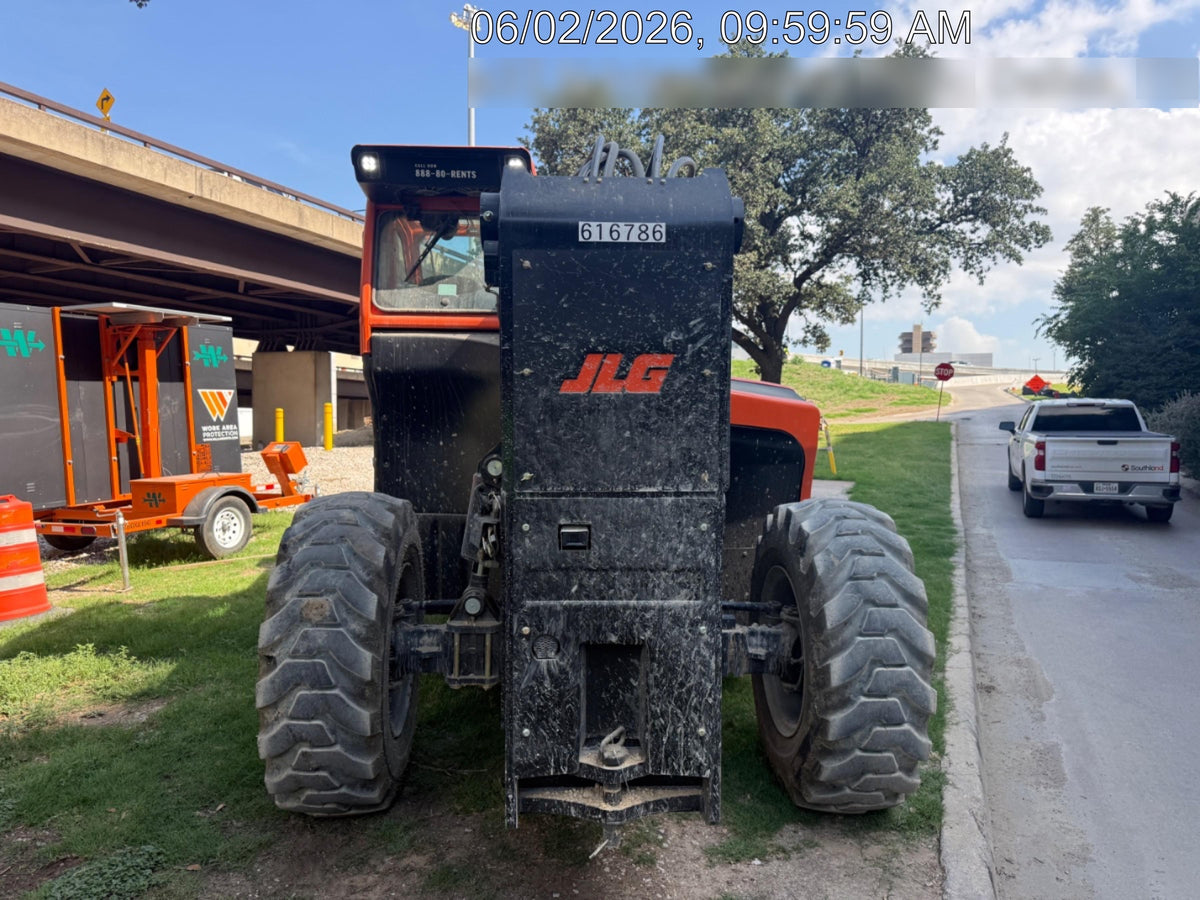 2025 JLG 1075