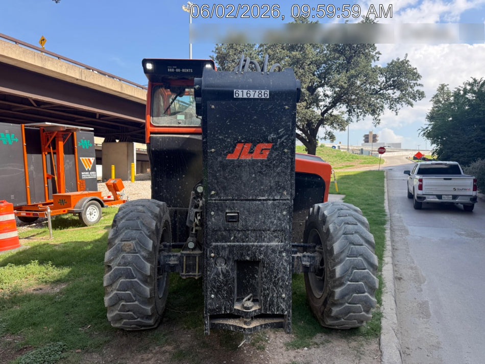 2025 JLG 1075