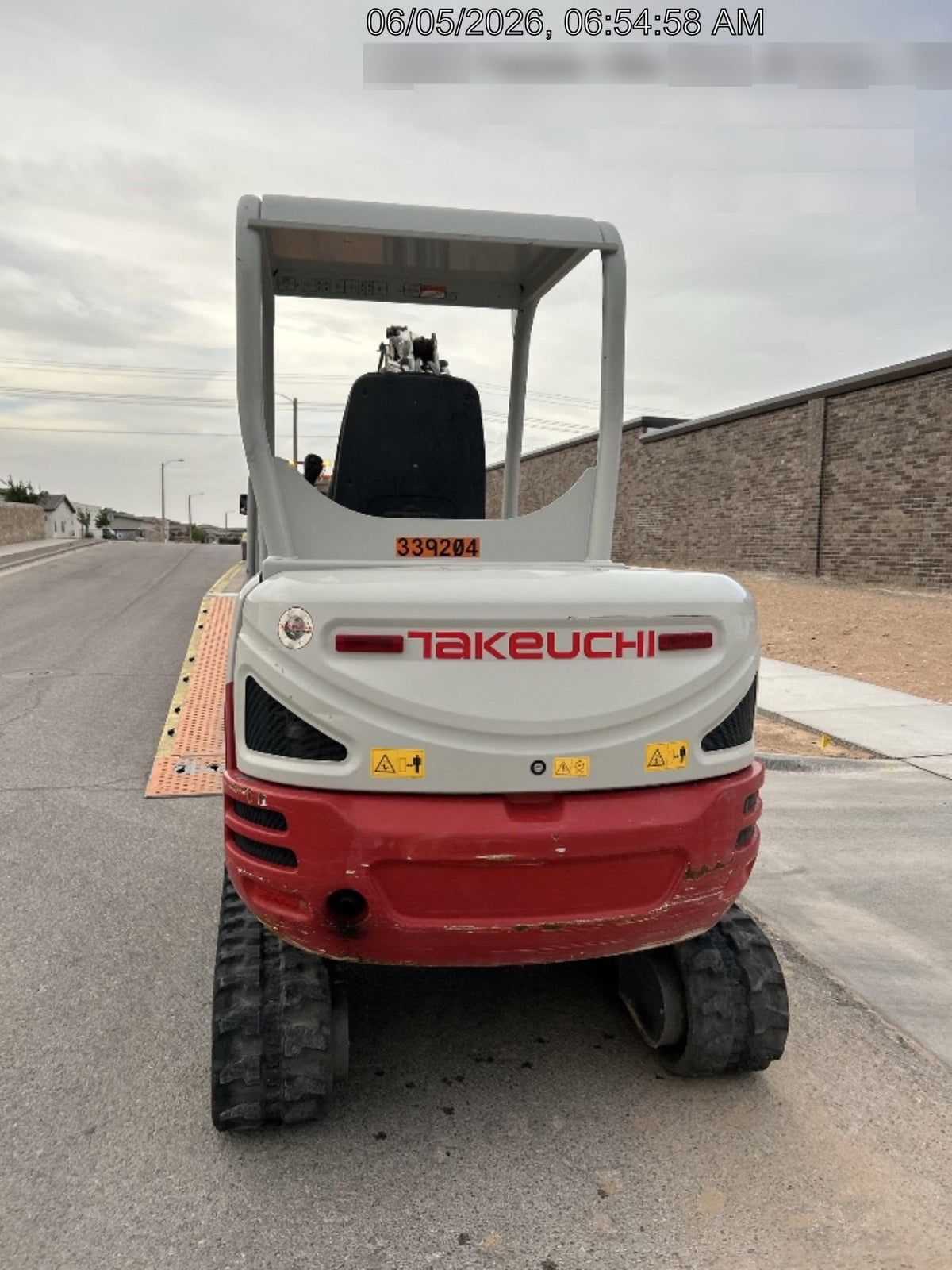 2023 TAKEUCHI TB235-2R