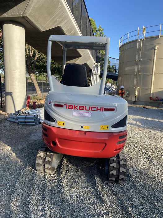 2022 TAKEUCHI TB235-2R