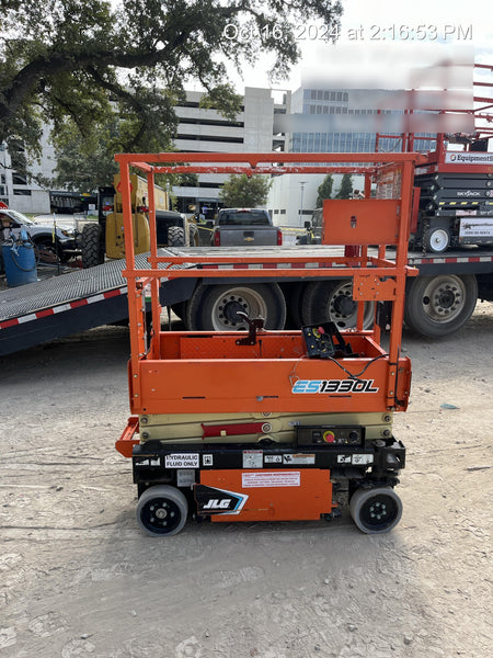 2021 JLG ES1330L