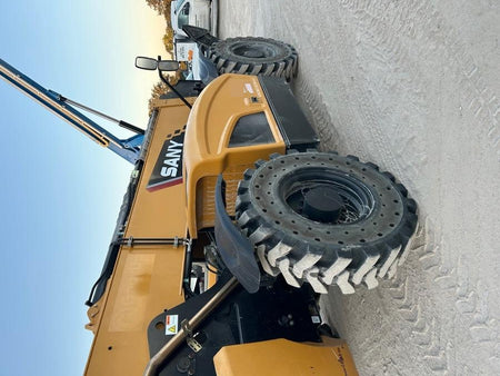 2023 SANY STH1056