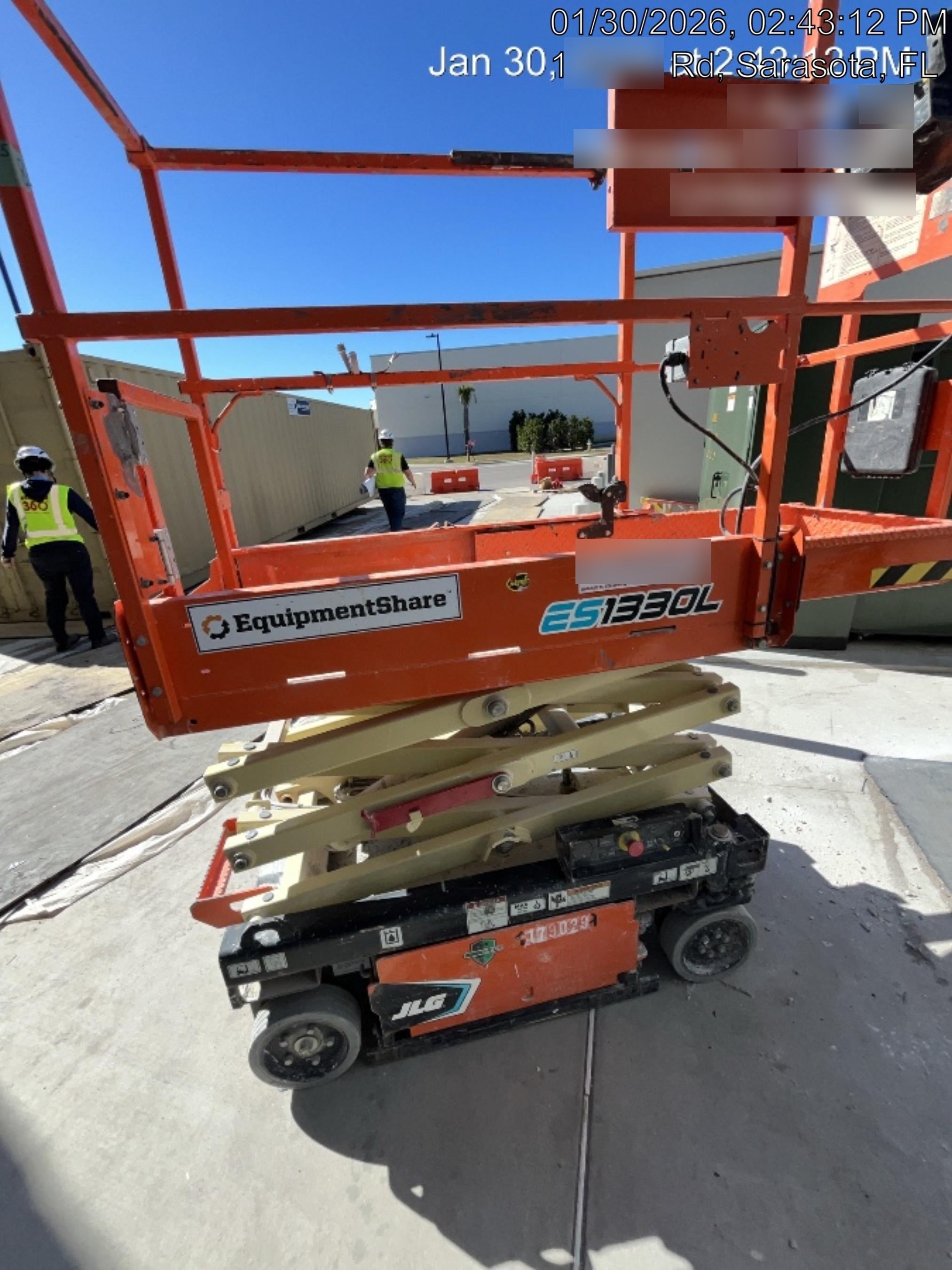 2021 JLG ES1330L