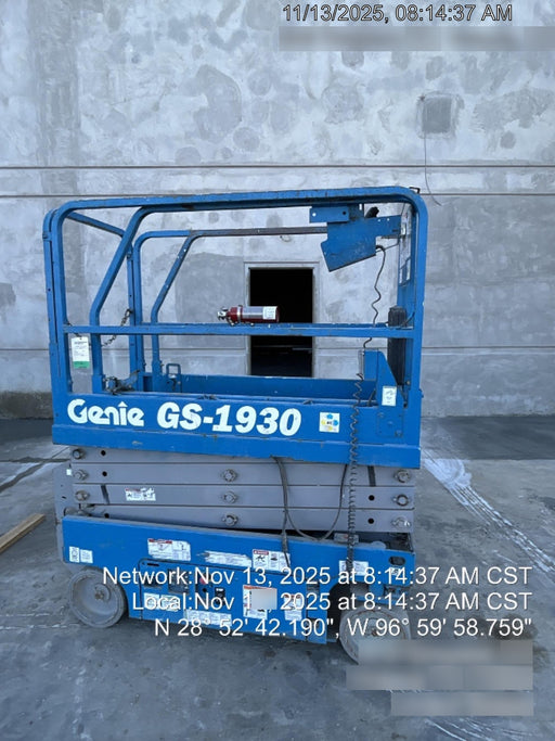 2017 Genie GS-1930 Genie GS-1930 Lift w/Fixed Rail and Chain Entry