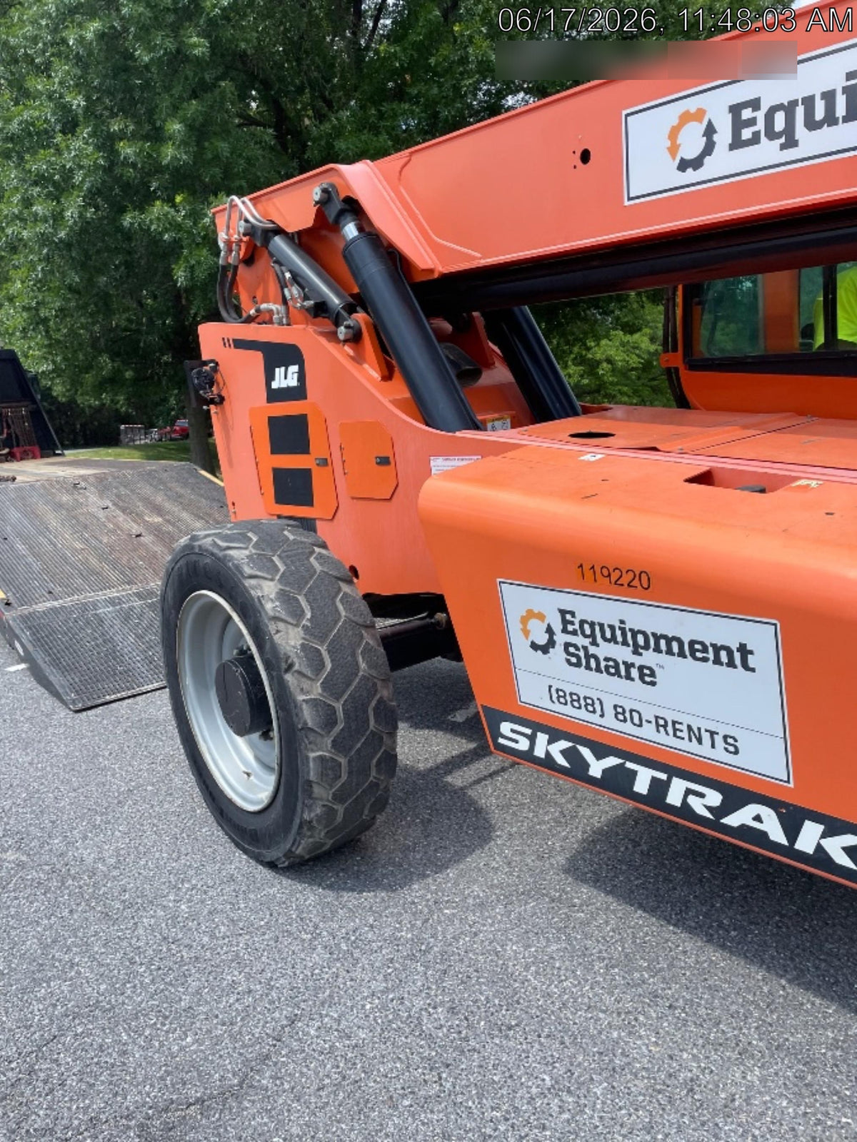 2020 SKYTRAK 8042