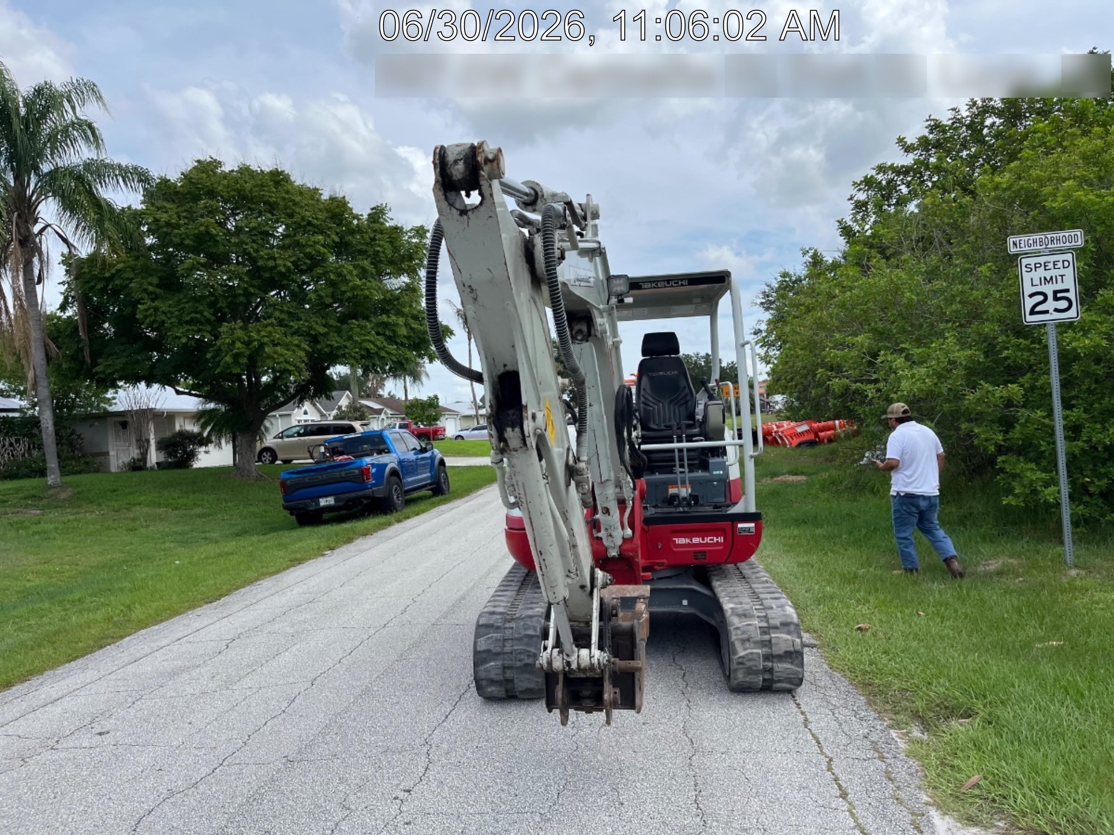 2023 TAKEUCHI TB250-2R
