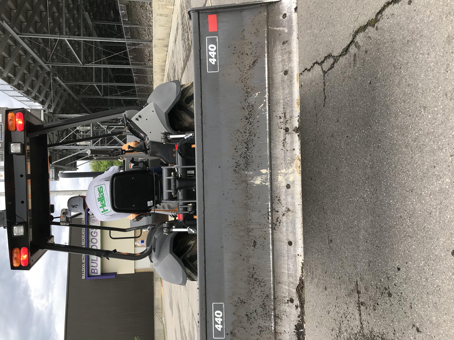 2019 Case 570N EP Canopy, 4WD, GP Front Bucket, Dual Tilt Cylinder, 84" Box Blade w/ Scarifier, Wheel Weights, Beacon