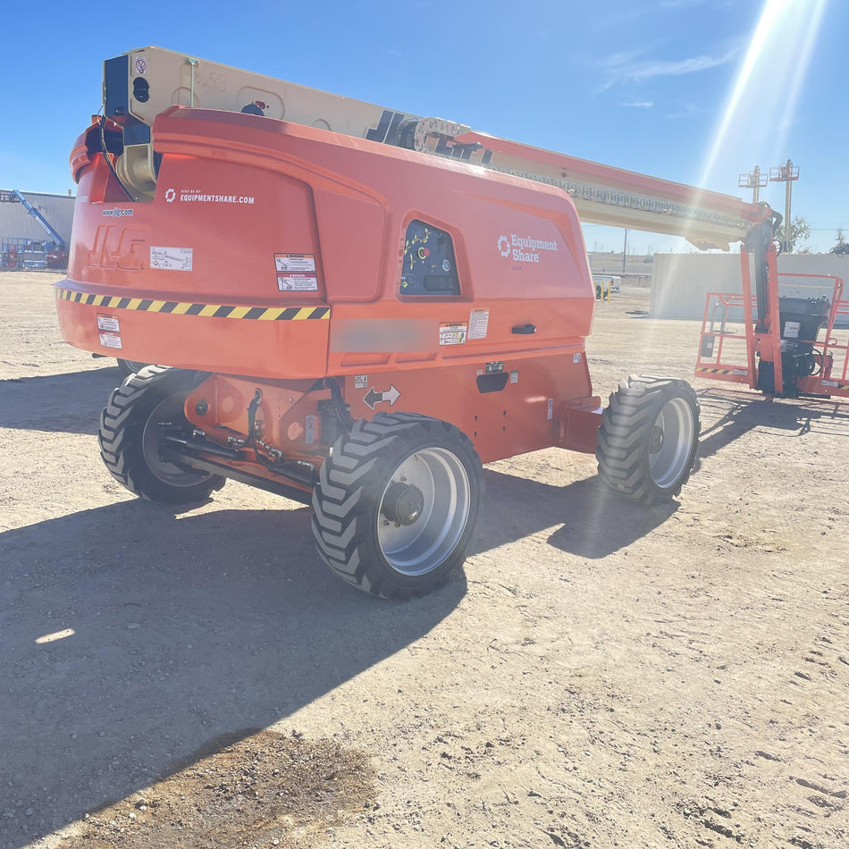 2022 JLG 660SJ