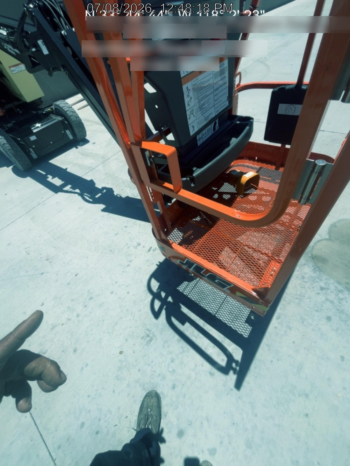 2025 JLG E300AJP