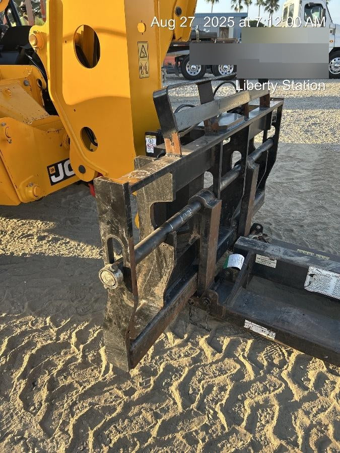 2024 JLG 1001095418S