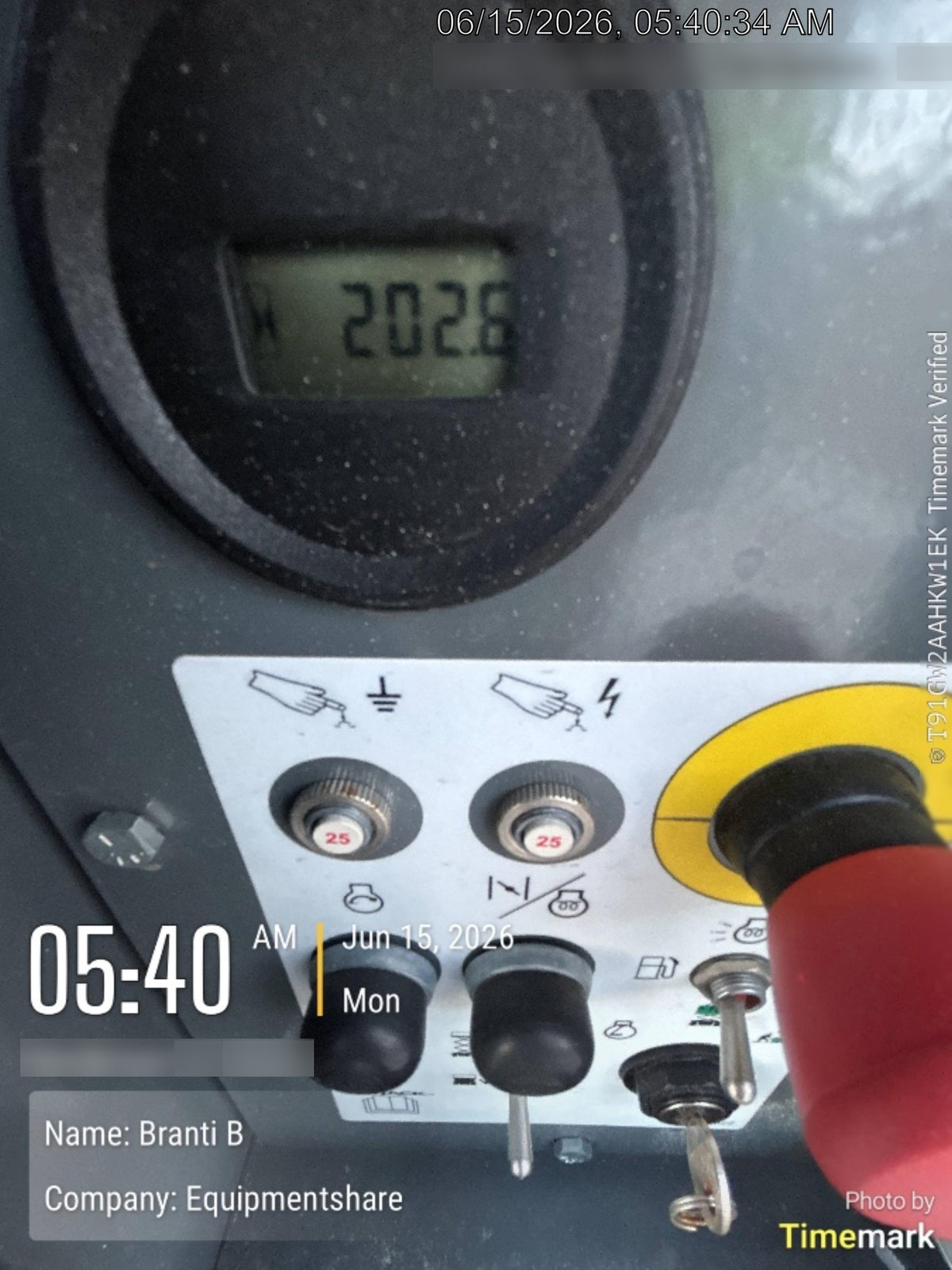 2025 SKYJACK SJ6826 RT