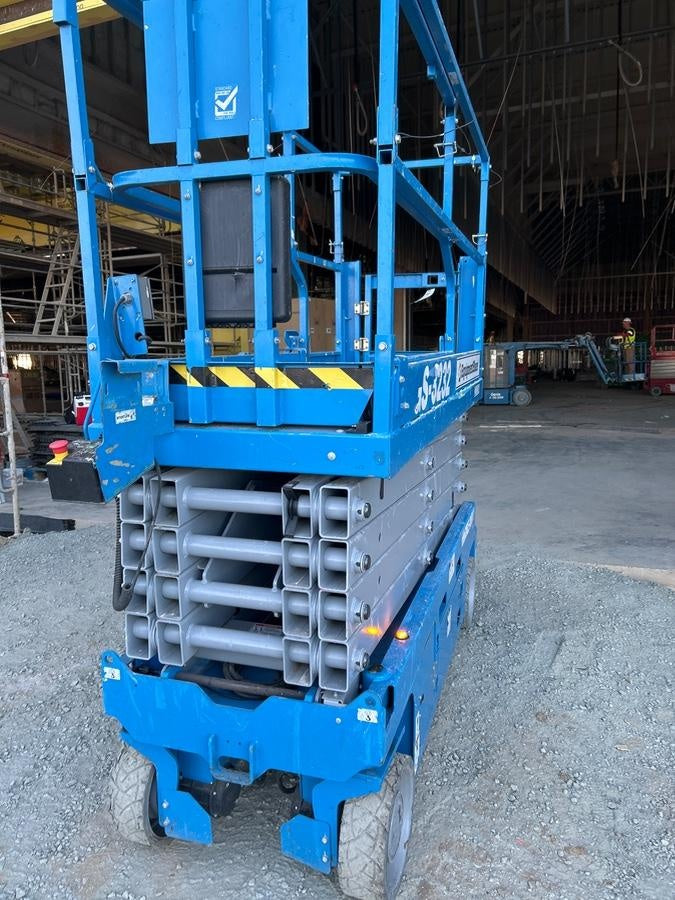 2022 GENIE GS-3232