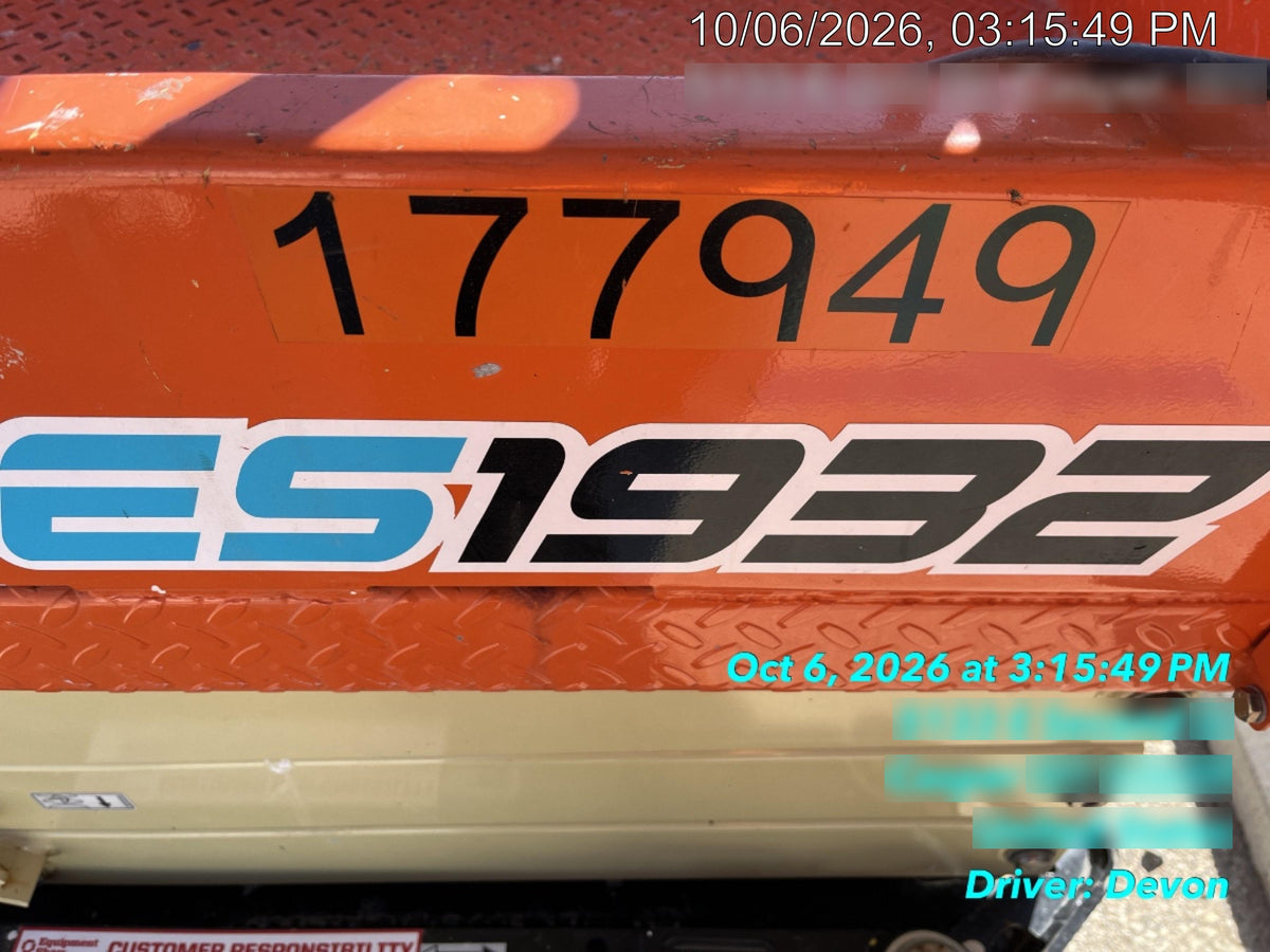 2021 JLG ES1932