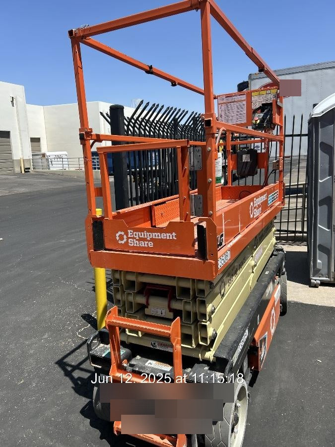 2022 JLG ES2632