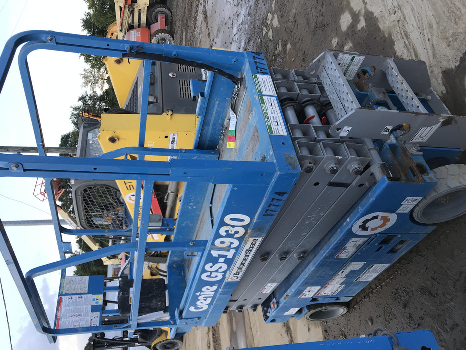 2018 Genie GS-1930 Genie GS-1930 w/Fixed Rail, Chain Entry