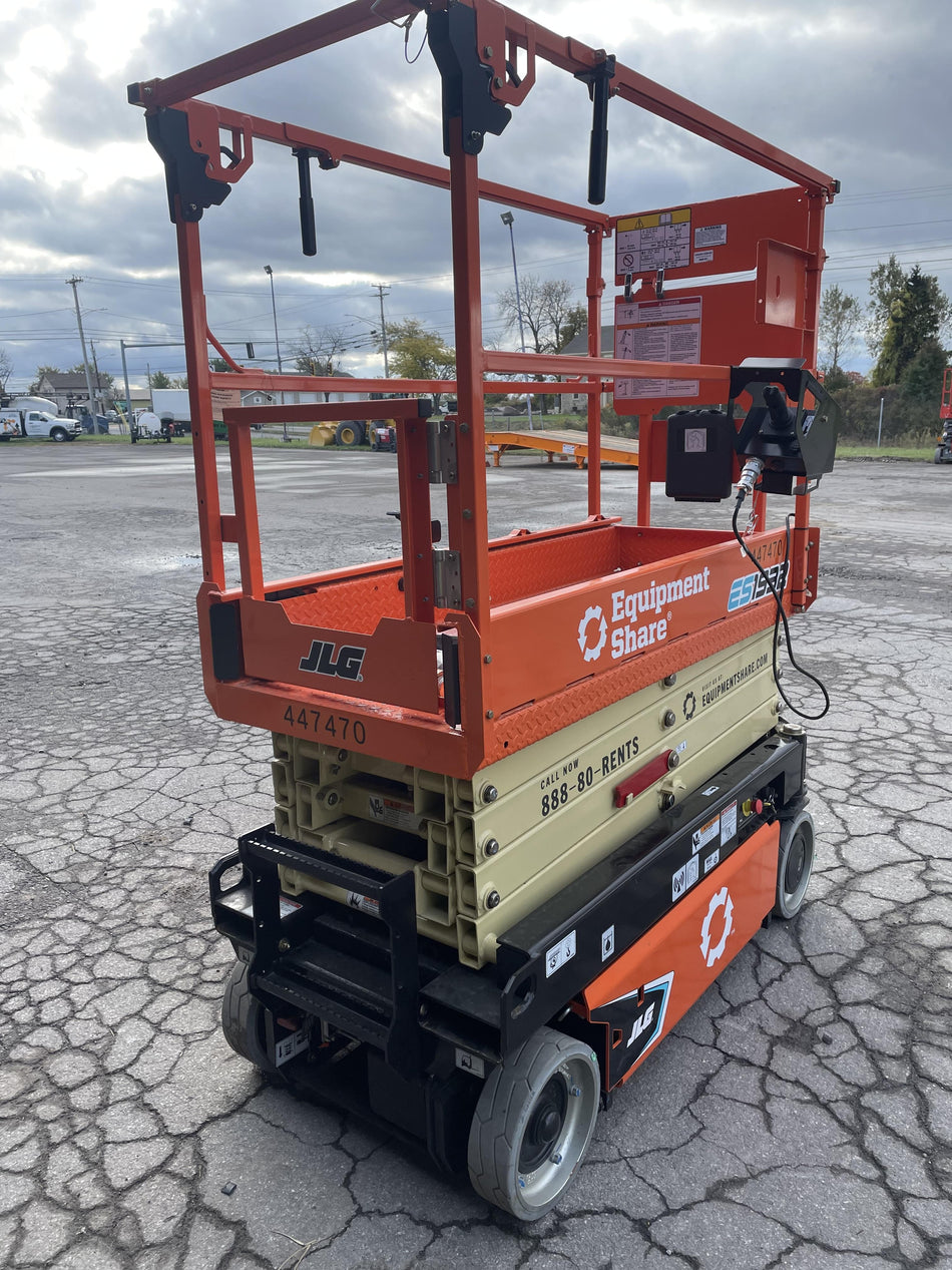 2024 JLG ES1932