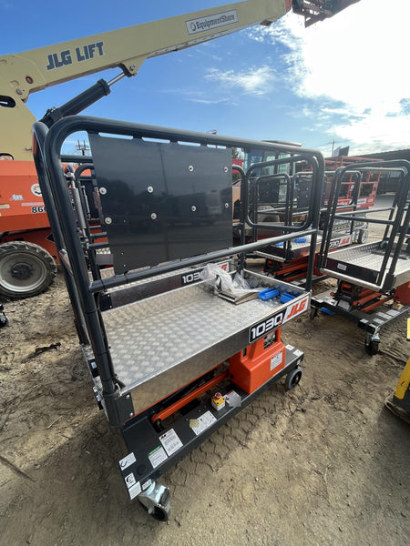 2023 JLG 1030P
